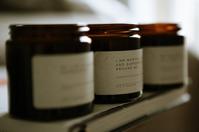 Signature  Ria: Candles, workshops & kits in your favourite scents.